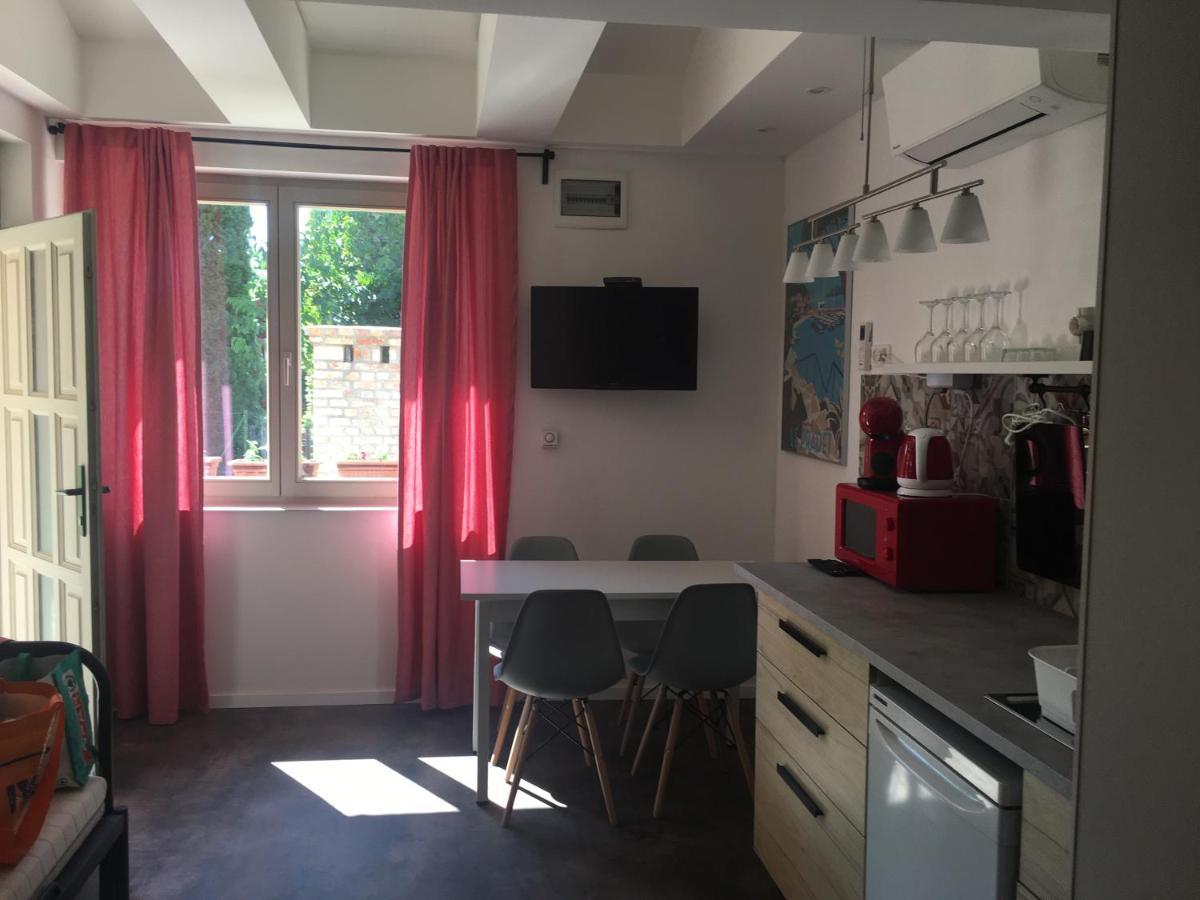 Szélrózsa apartmanház Velence Esterno foto